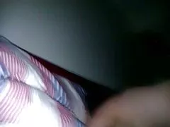 იღბლიანი dude იღებს gangbanged horny MILFs