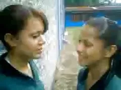 ცხელი ქერა მერცხლები შემდეგ ანალური სექსი